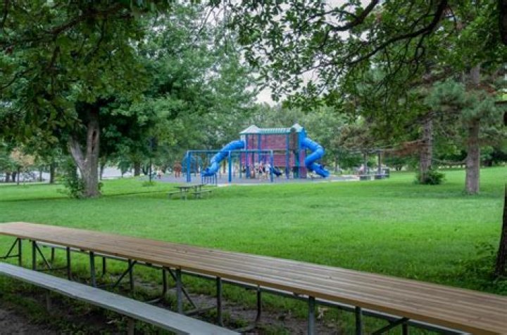 Holmes Lake Park | Macaroni KID Lincoln